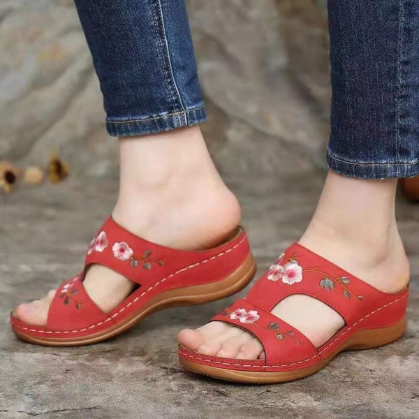 Plus Size Women Fashion Hollow Floral Embroidery Slippers