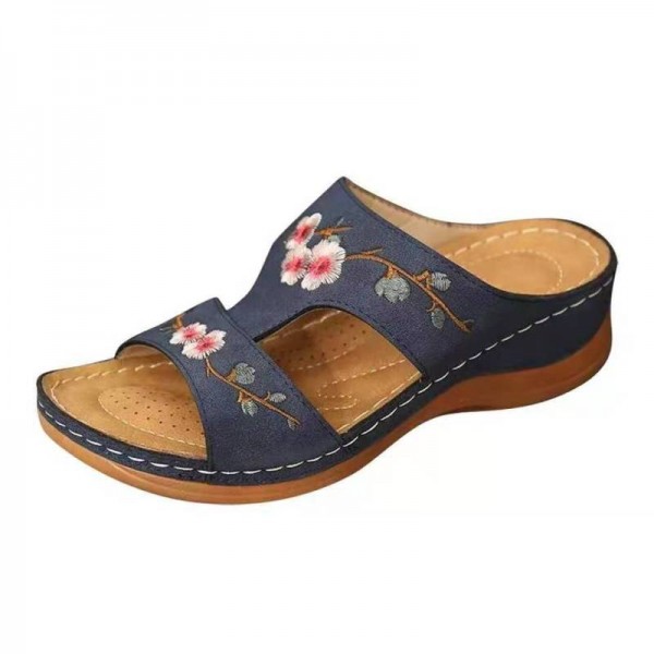 Plus Size Women Fashion Hollow Floral Embroidery Slippers