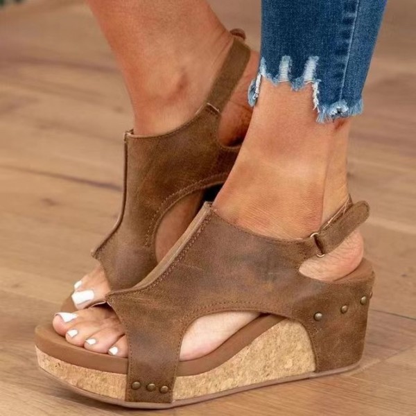 Women Fashion Plus Size Platform Wedge Heel Studded Open Toe Sandals